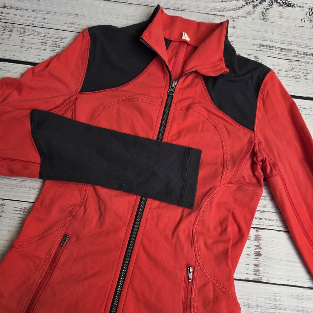 Lululemon Forme Jacket Brushed Love Red Deep Coal Womens Size 6 Stretch Full Zip